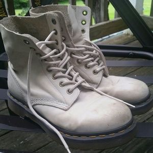 Grungy Bone Ivory 8 Eye Pascal Dr. Martens UK 4